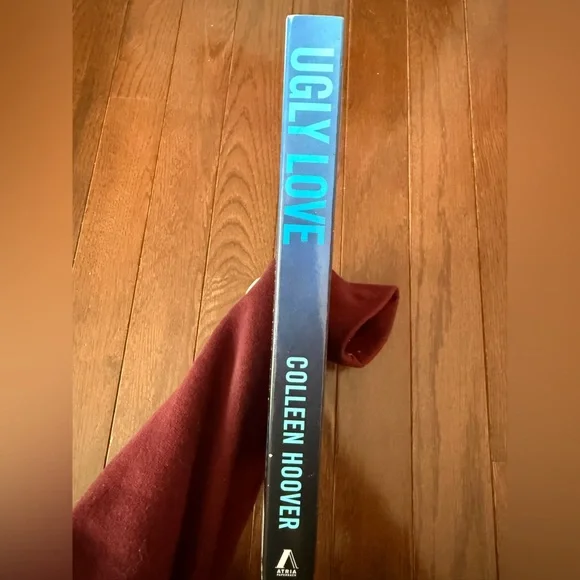 Colleen Hoover Books - Bundle of 4 - Picture 5 of 5